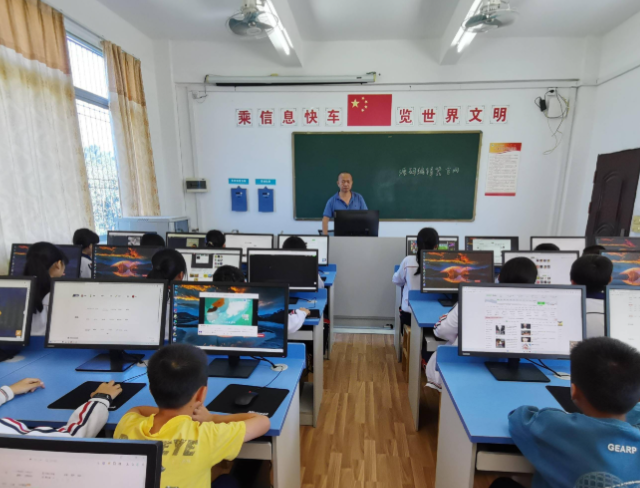 筑牢教育公正保障线学校将教育资助作为饯别教育公正的重要行动 筑牢教育公正保障线学校将教育资助作为饯别教育公正的重要行动