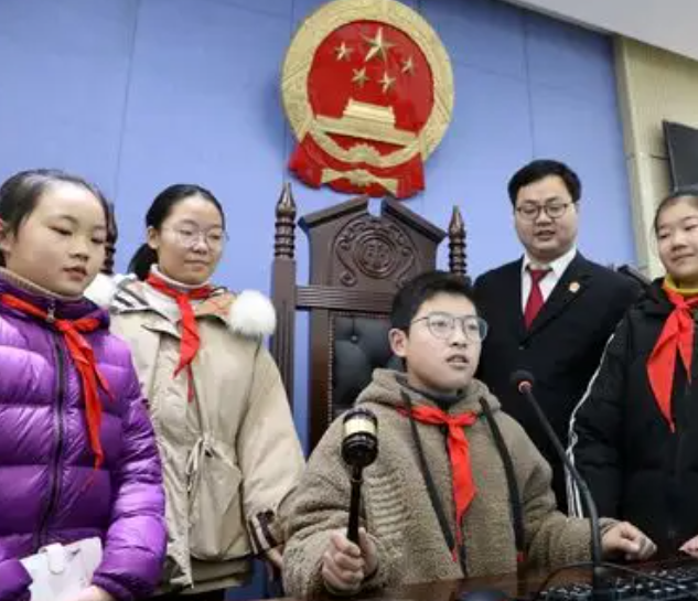 法治冬令营活动举行趣味十足的互动体会